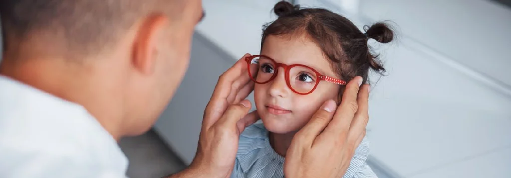 Early signs of myopia in children